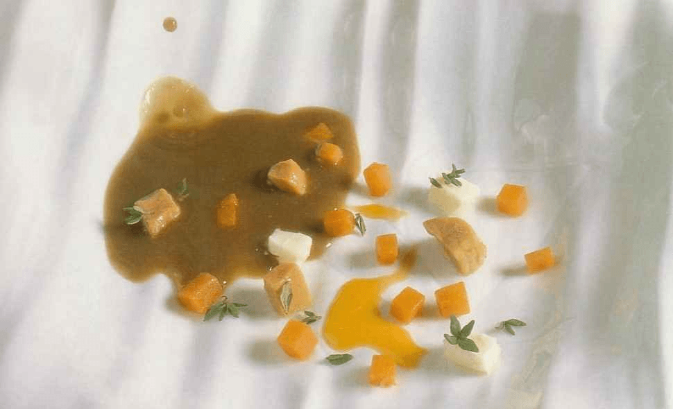 Crema de lentejas con queso fresco, foie gras y yema trufada de Arzak