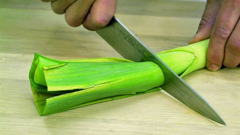 Pelado del puerro y selección de tamaño