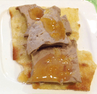 Pincho de bonito con dulce de manzana