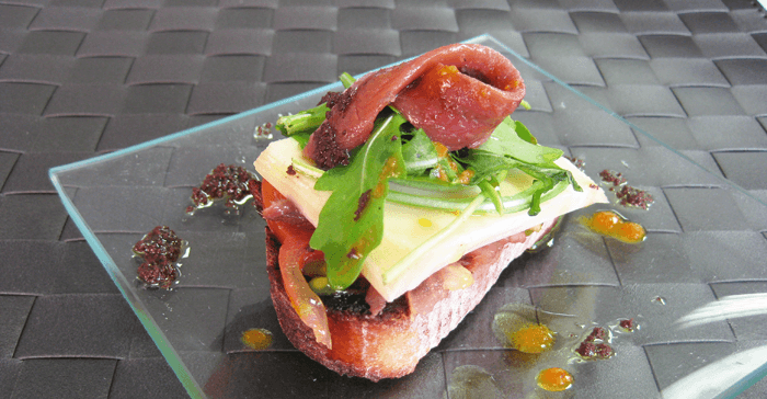 Tosta de anchoas de Santoña con queso Idiazabal