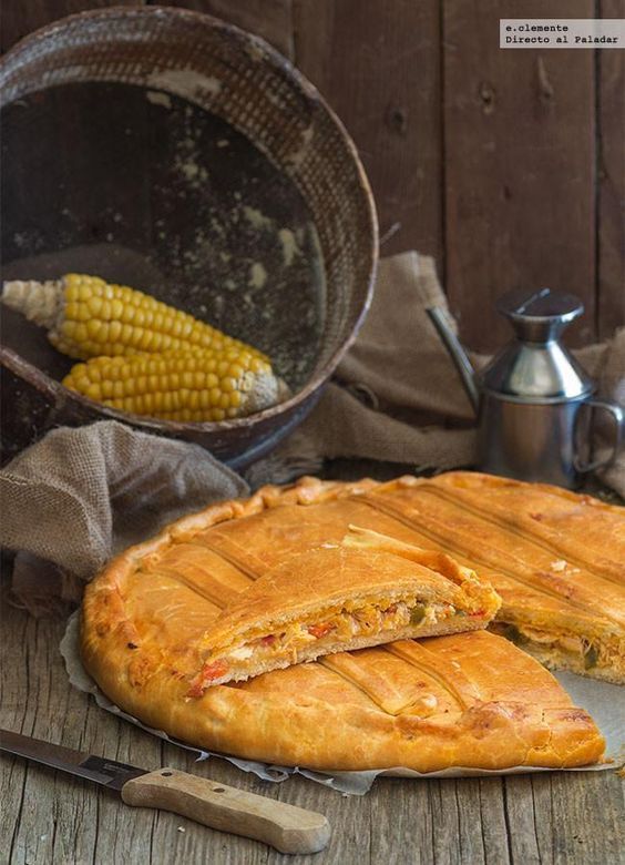 Empanada de bonito del Norte y pimientos del piquillo