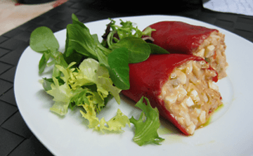 Pimientos del Piquillo rellenos de atún y chatka