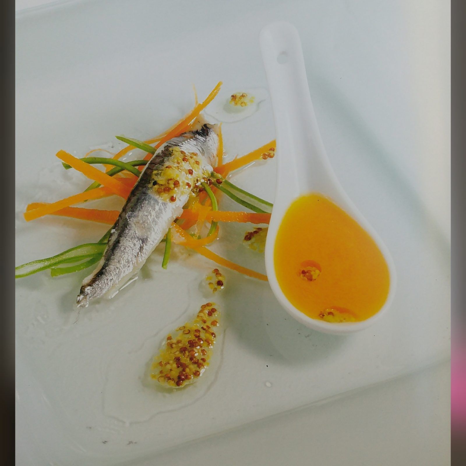 Nº10 Anchoa marinada sobre crudité de verduras, aroma de gazpacho y mostaza