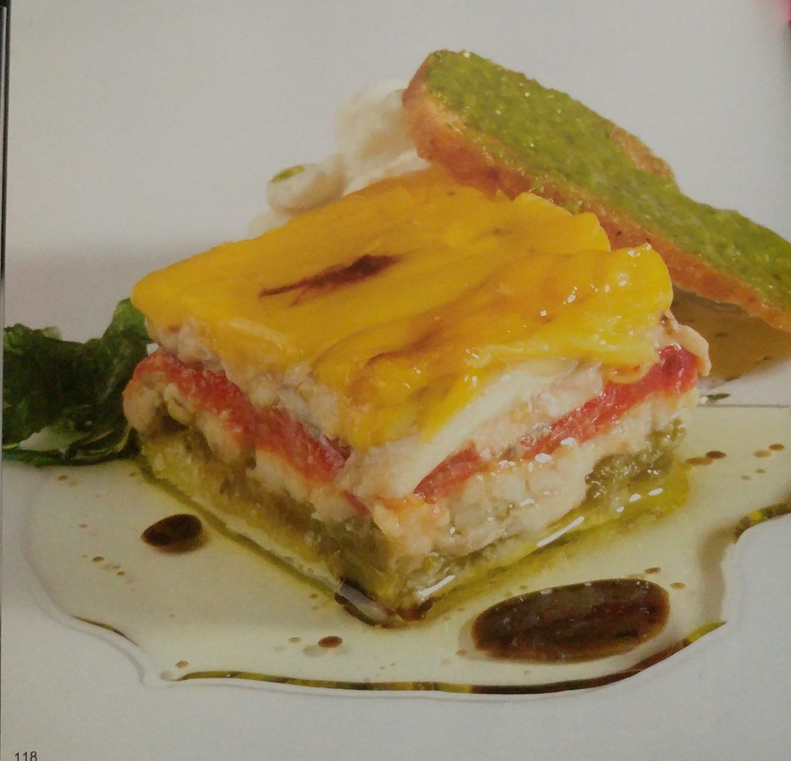 Hiru Orri de pimientos, anchoas y txitxarro marinado