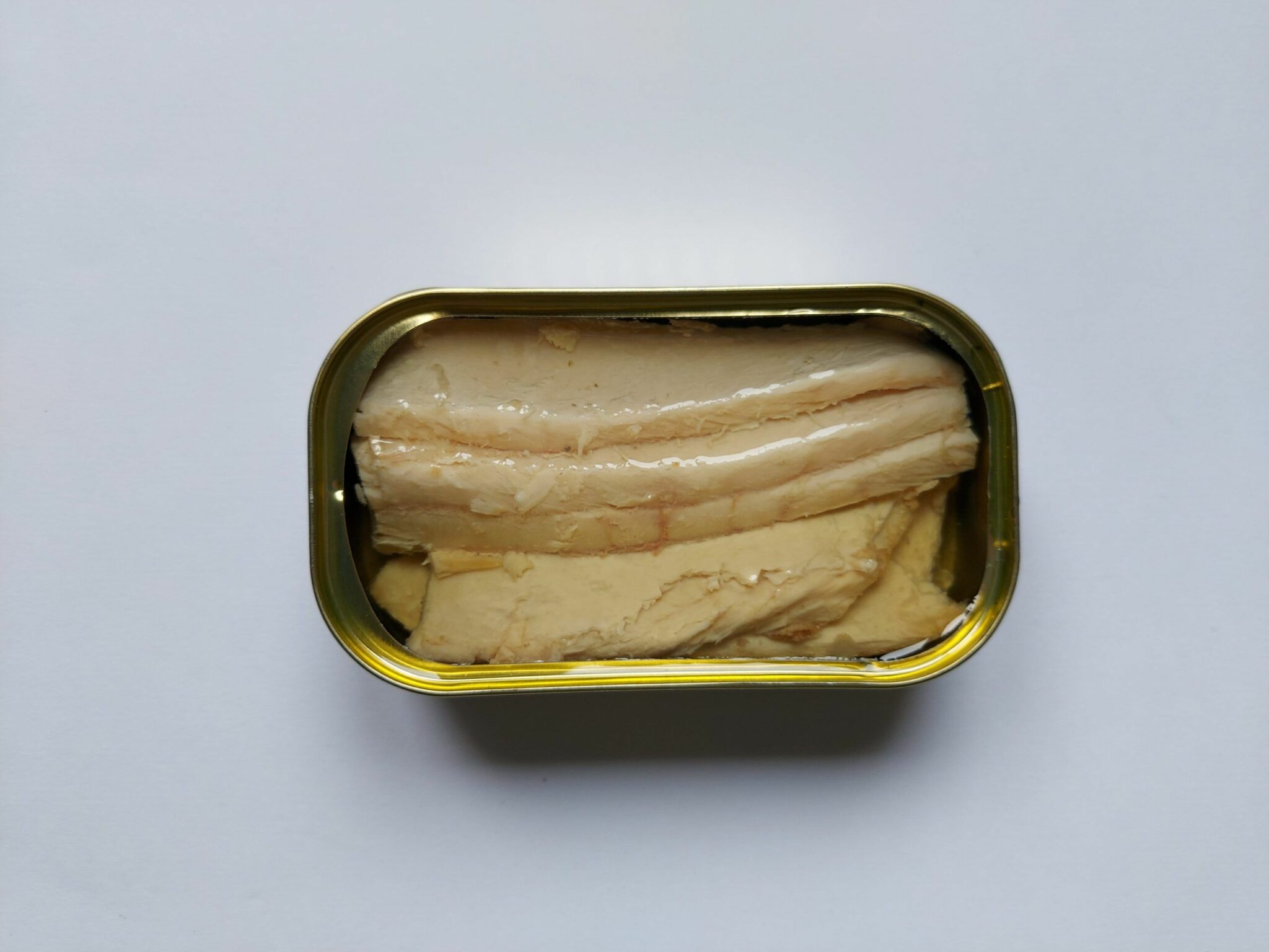 Yellowfin tuna belly in olive oil